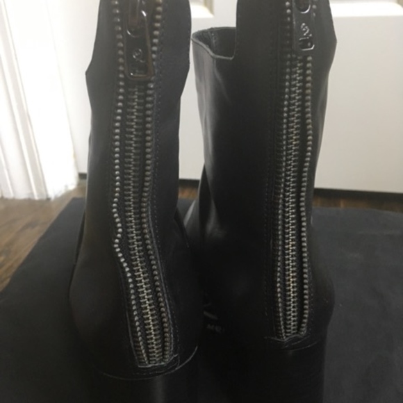 🆕 McQueen Leather Boots - Picture 4 of 17